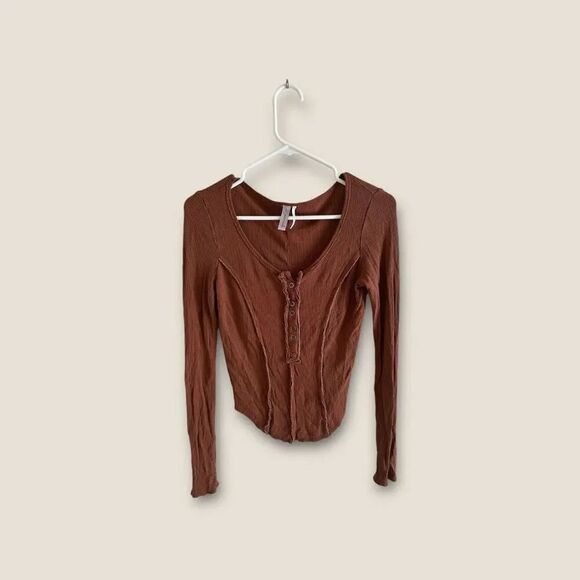 Urban Outfitters Brown Henley Button Top Exposed Seams Size Medium - Picture 1 of 5